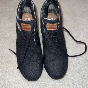 Tom’s Wedge Booties Size 6